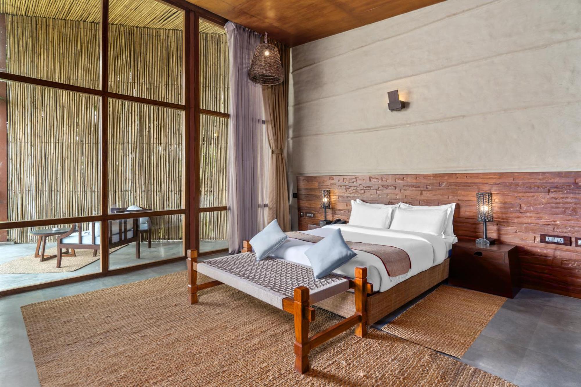 Sanctuary Chitwan National Park Hotel ภายนอก รูปภาพ