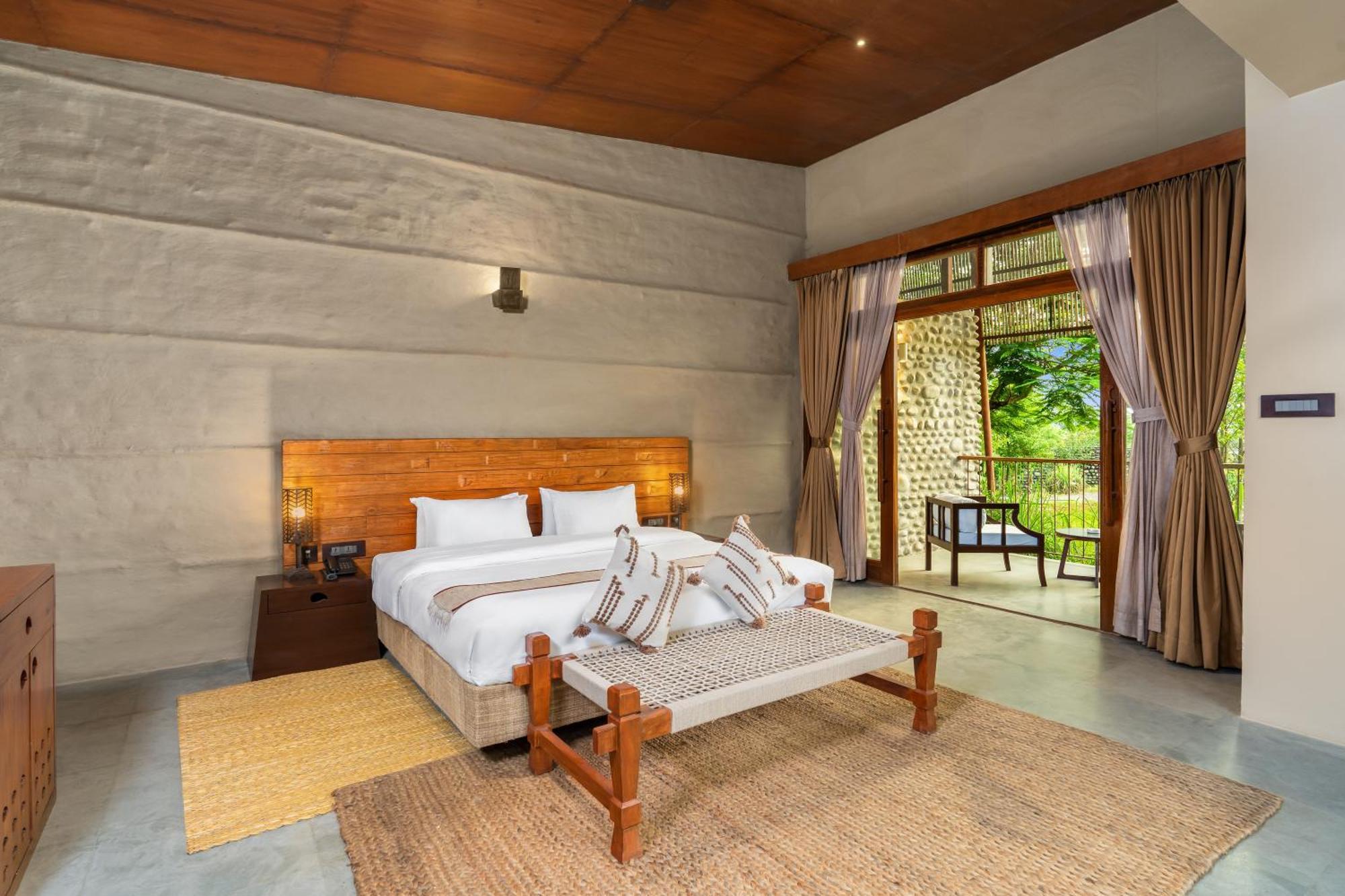 Sanctuary Chitwan National Park Hotel ภายนอก รูปภาพ