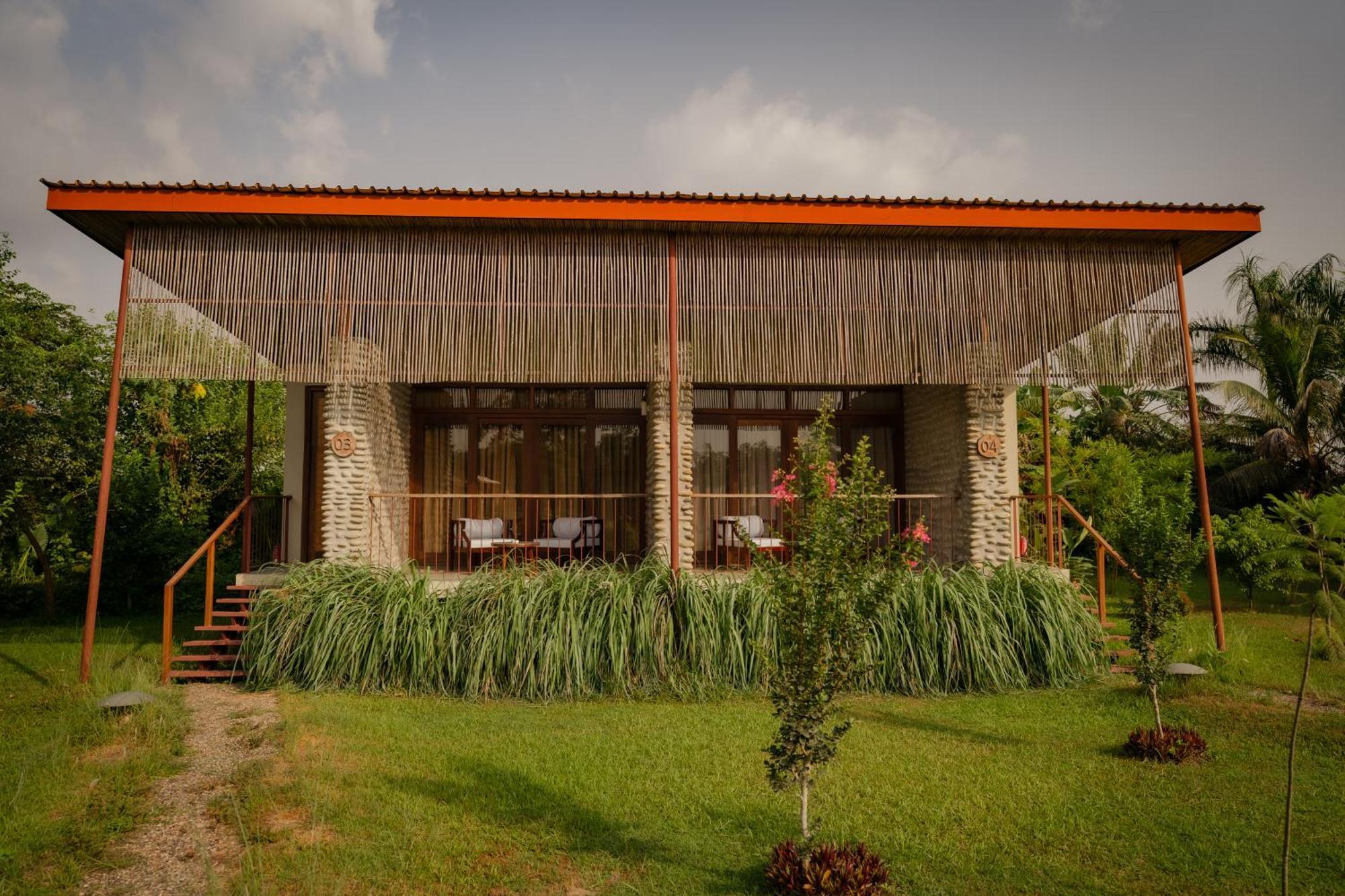 Sanctuary Chitwan National Park จิตวัน ภายนอก รูปภาพ