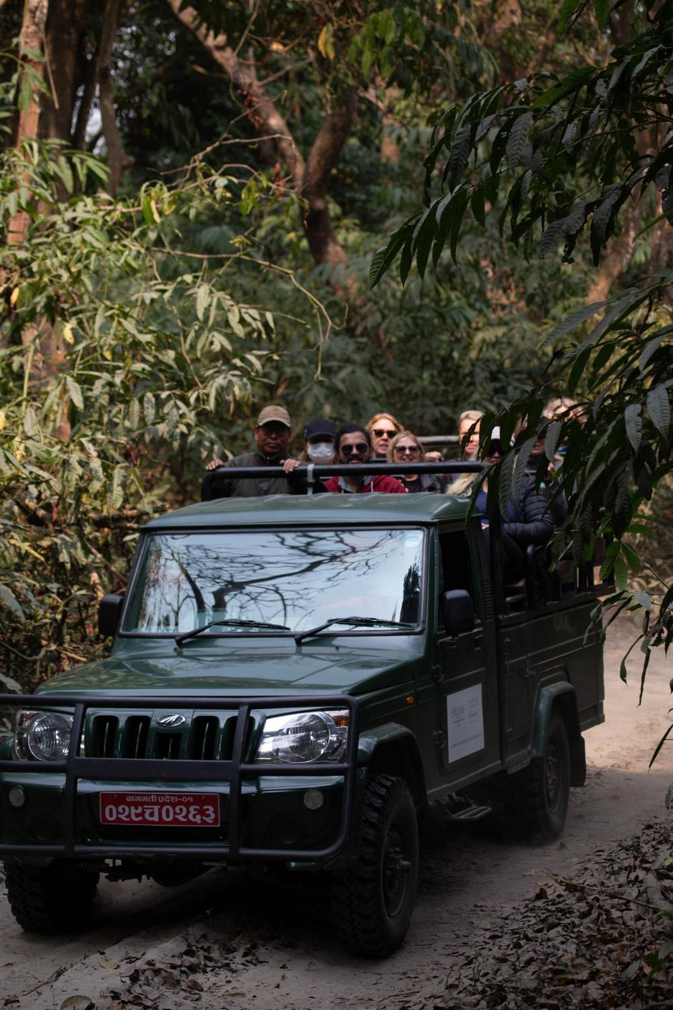 Sanctuary Chitwan National Park Hotel ภายนอก รูปภาพ